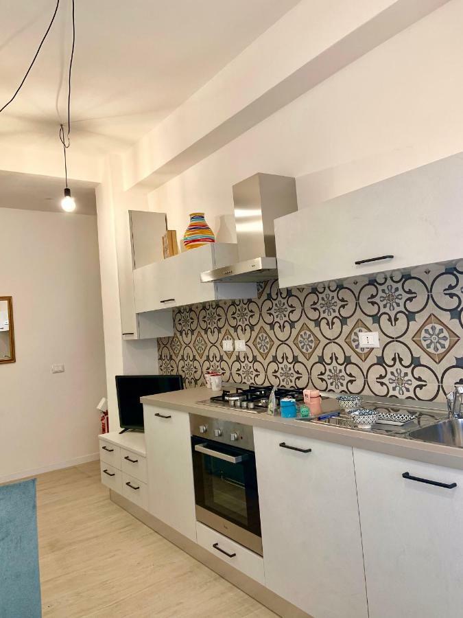 Rosy'S Flat Apartment ลาสเปเซีย ภายนอก รูปภาพ