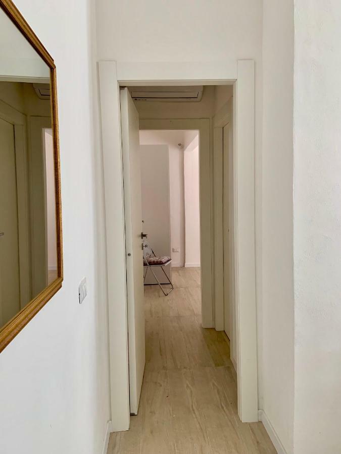 Rosy'S Flat Apartment ลาสเปเซีย ภายนอก รูปภาพ