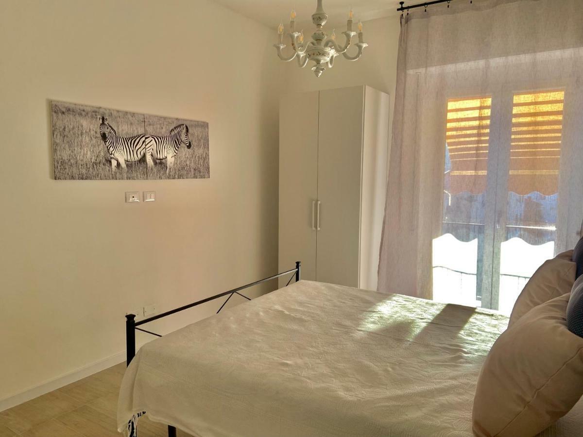 Rosy'S Flat Apartment ลาสเปเซีย ภายนอก รูปภาพ