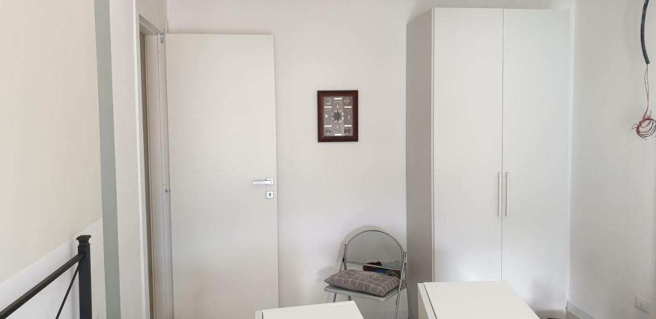 Rosy'S Flat Apartment ลาสเปเซีย ภายนอก รูปภาพ
