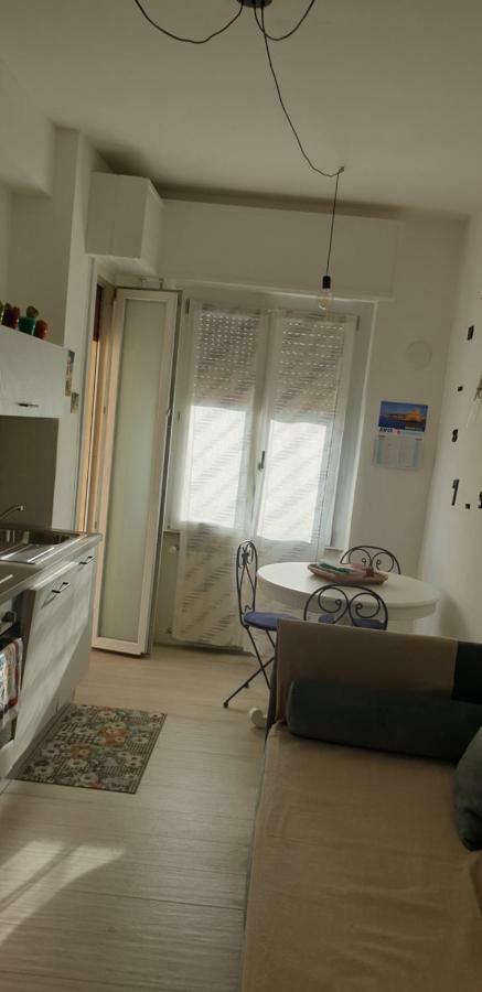Rosy'S Flat Apartment ลาสเปเซีย ภายนอก รูปภาพ