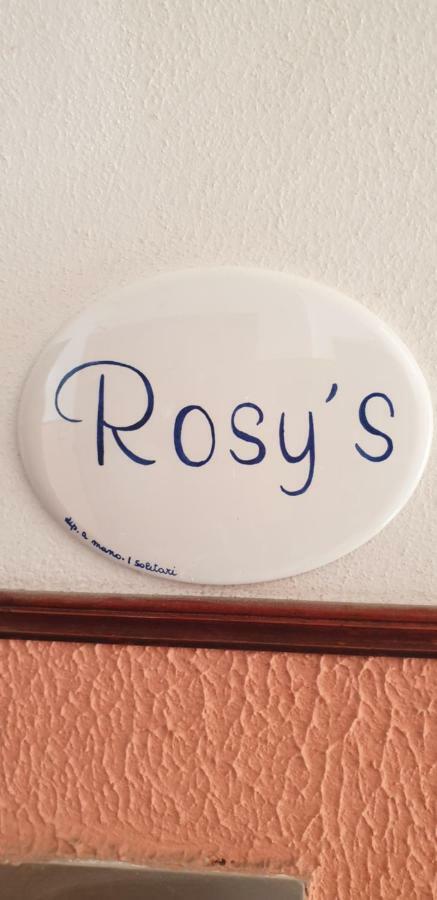 Rosy'S Flat Apartment ลาสเปเซีย ภายนอก รูปภาพ