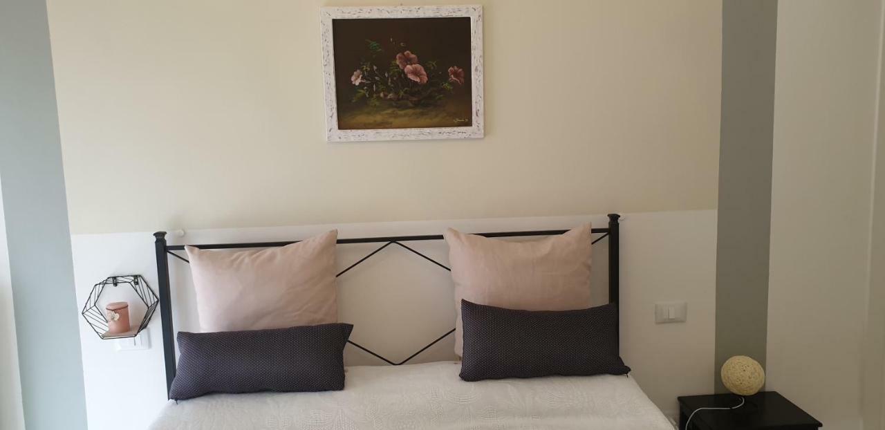 Rosy'S Flat Apartment ลาสเปเซีย ภายนอก รูปภาพ