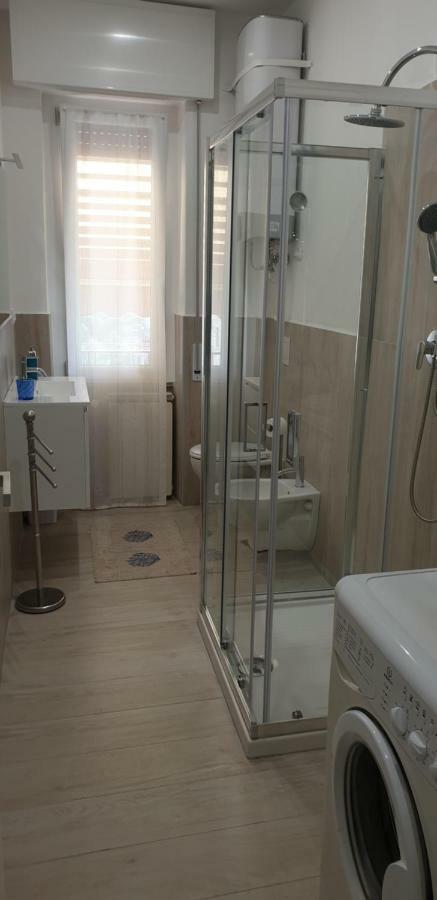 Rosy'S Flat Apartment ลาสเปเซีย ภายนอก รูปภาพ