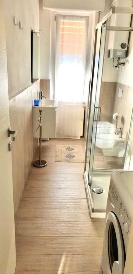 Rosy'S Flat Apartment ลาสเปเซีย ภายนอก รูปภาพ