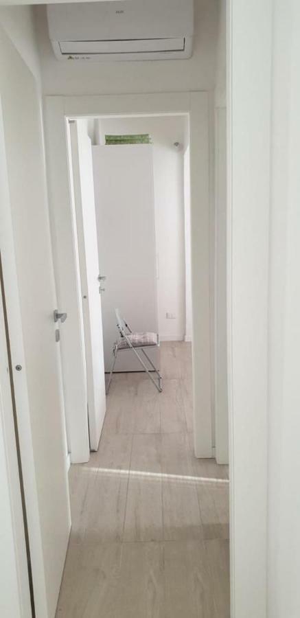 Rosy'S Flat Apartment ลาสเปเซีย ภายนอก รูปภาพ
