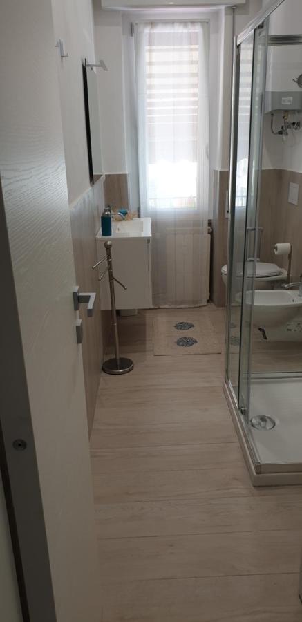 Rosy'S Flat Apartment ลาสเปเซีย ภายนอก รูปภาพ
