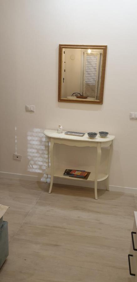 Rosy'S Flat Apartment ลาสเปเซีย ภายนอก รูปภาพ