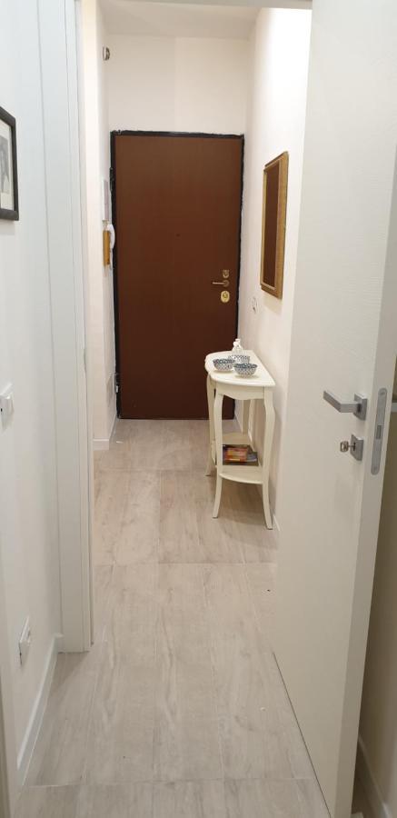 Rosy'S Flat Apartment ลาสเปเซีย ภายนอก รูปภาพ